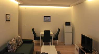 "E&S" Apartment