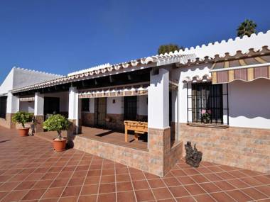 Tasteful and modern villa with private swimming pool salt