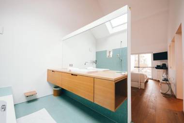 Spacious 2BR House 210m2 w Office Space Beautiful Garden View