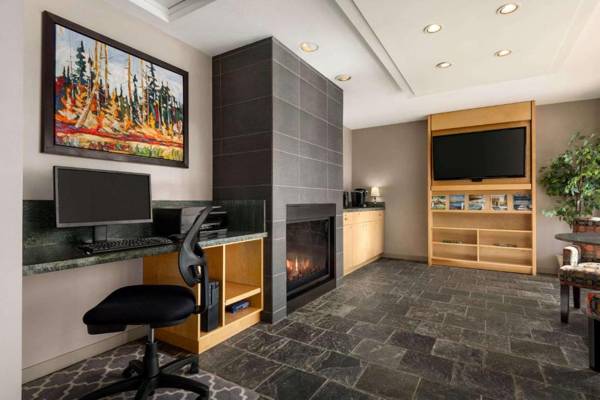 Workspace - Travelodge by Wyndham Abbotsford Bakerview