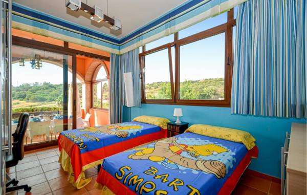 Workspace - Beautiful home in Estepona with Outdoor swimming pool WiFi and 6 Bedrooms