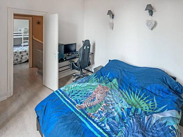 Workspace - Appealing Holiday Home in Orange with Private Pool