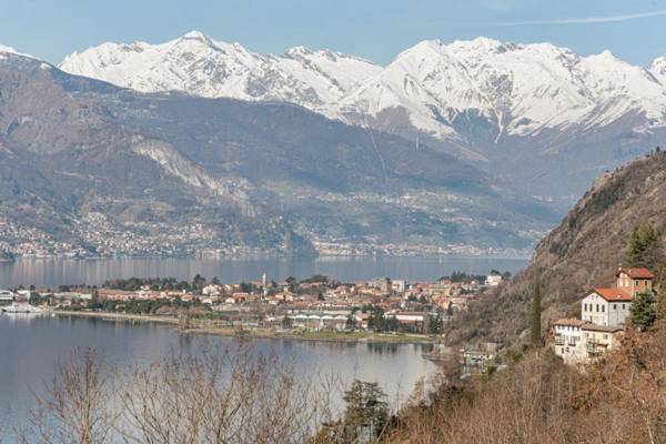Bright Apartment with Balcony Lake View & Shared Garden!