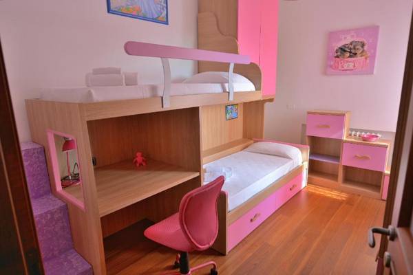 Workspace - Orange Apartment In Marciaga di Costermano