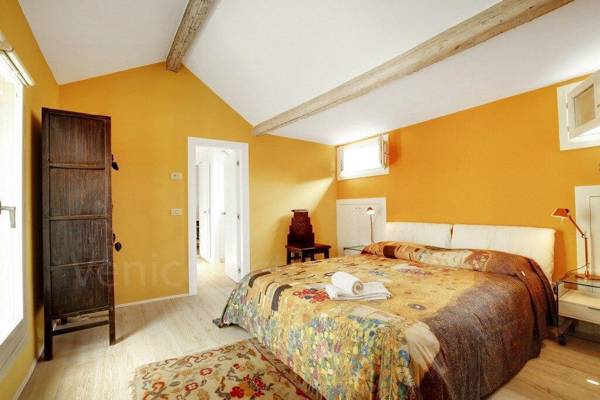RIALTO BRIDGE PENTHOUSE VENICE WITH TERRACES