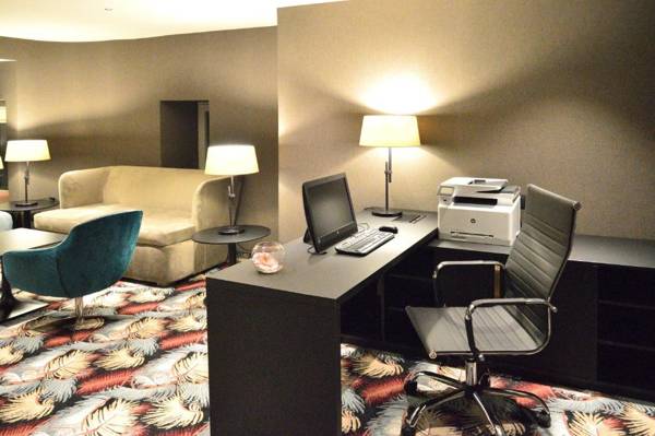 Workspace - Crowne Plaza Bucharest an IHG Hotel