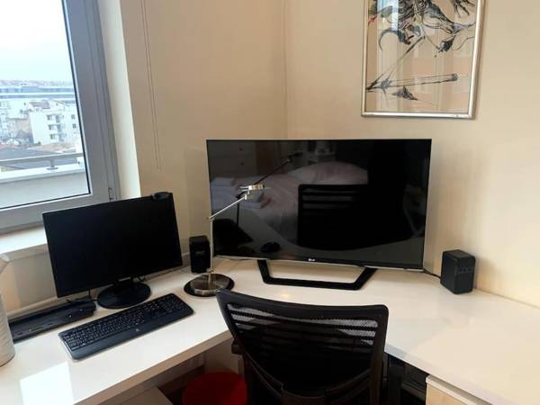 Workspace - La Maison Panoramique Belgrade