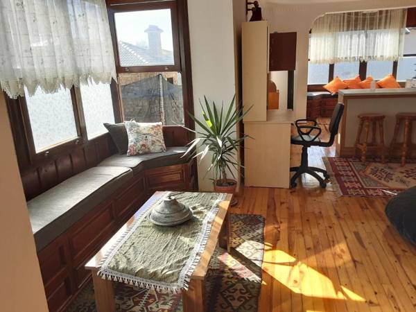 Workspace - Beach House Apartment