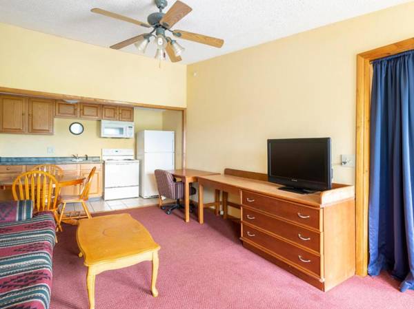 Workspace - OYO Hotel Daleville AL Hwy 84