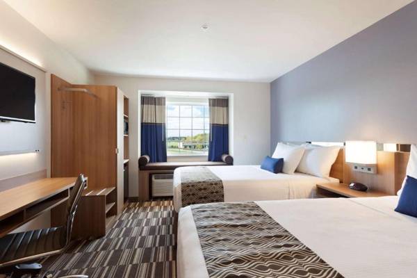 Workspace - Microtel Inn & Suites by Wyndham Georgetown Delaware Beaches