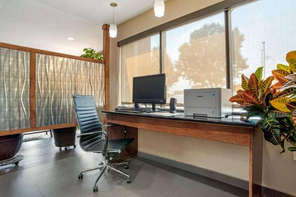 Workspace - Comfort Suites Oxford I-20 exit 188