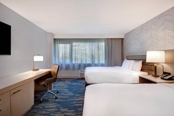 Workspace - DoubleTree by Hilton LAX - El Segundo