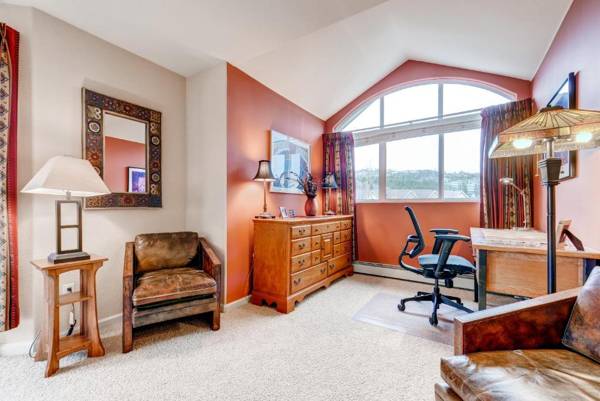 Workspace - Three-Bedroom Spacious Condo 206 at Bay Club