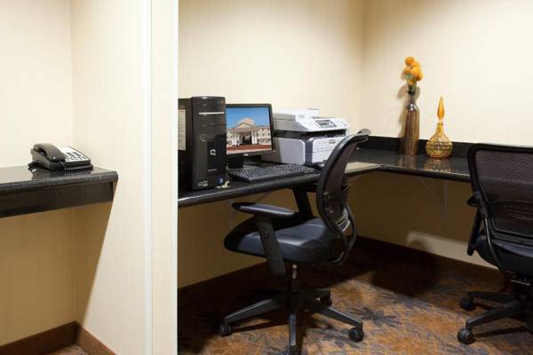 Workspace - Holiday Inn Express Hotel & Suites Lamar