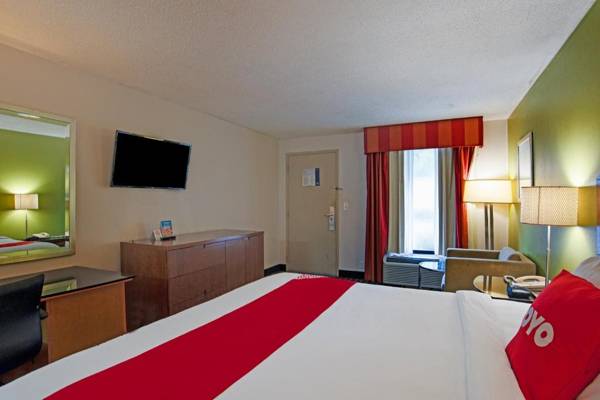 Workspace - OYO Hotel Hinesville Oglethorpe