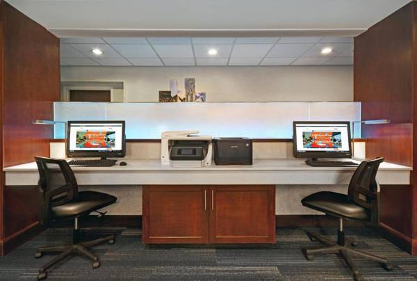Workspace - Holiday Inn Express & Suites Cincinnati Riverfront an IHG Hotel