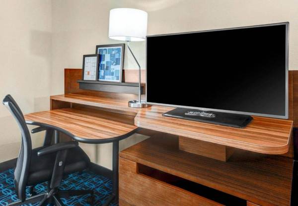Workspace - Fairfield Inn & Suites by Marriott Cape Cod Hyannis