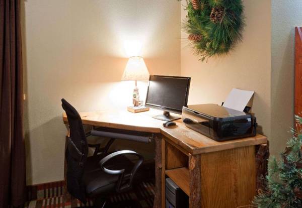 Workspace - AmericInn by Wyndham Pequot Lakes
