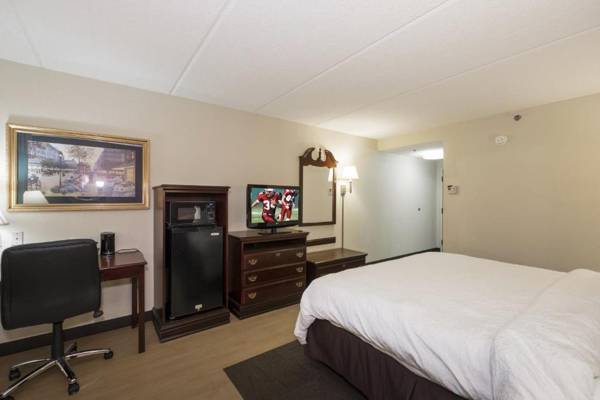Workspace - Red Roof Inn Tupelo