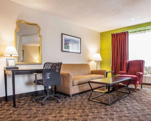 Workspace - Quality Inn Airport