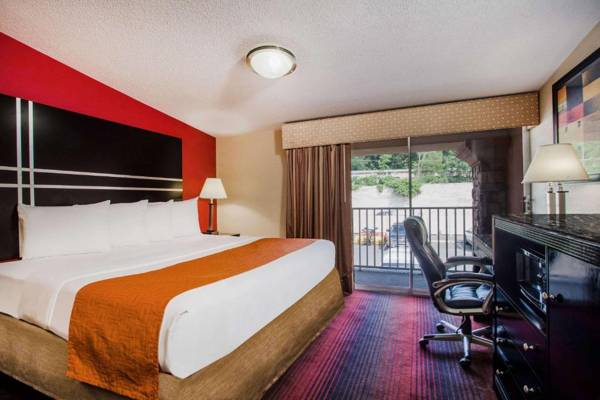 Workspace - Howard Johnson by Wyndham North Plainfield