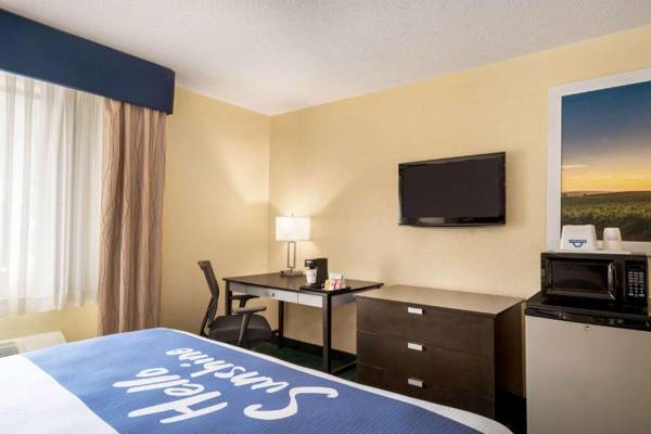 Workspace - Days Inn by Wyndham Auburn/Finger Lakes Region