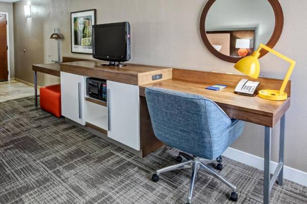 Workspace - Hampton Inn Tullahoma