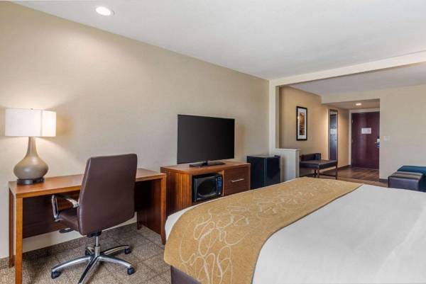 Workspace - Comfort Inn & Suites