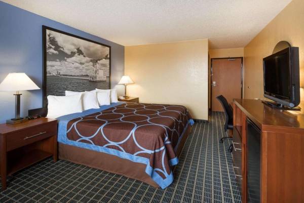 Workspace - Super 8 by Wyndham Janesville