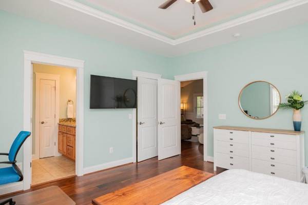 Workspace - Naut the Office by Oak Island Accommodations